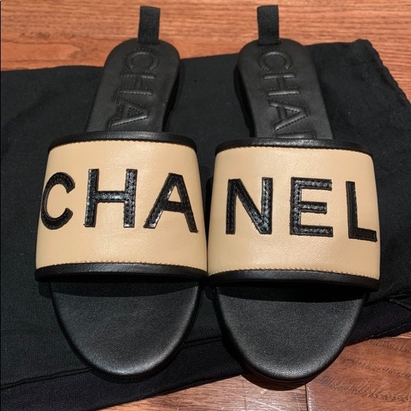 Chanel Slides - Picture 3 of 9
